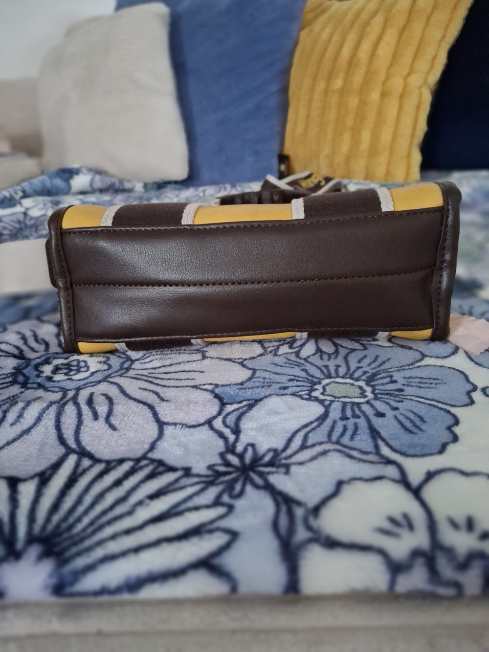 Wrangler Yellow & Brown Logo Tote - Picture 2 of 4